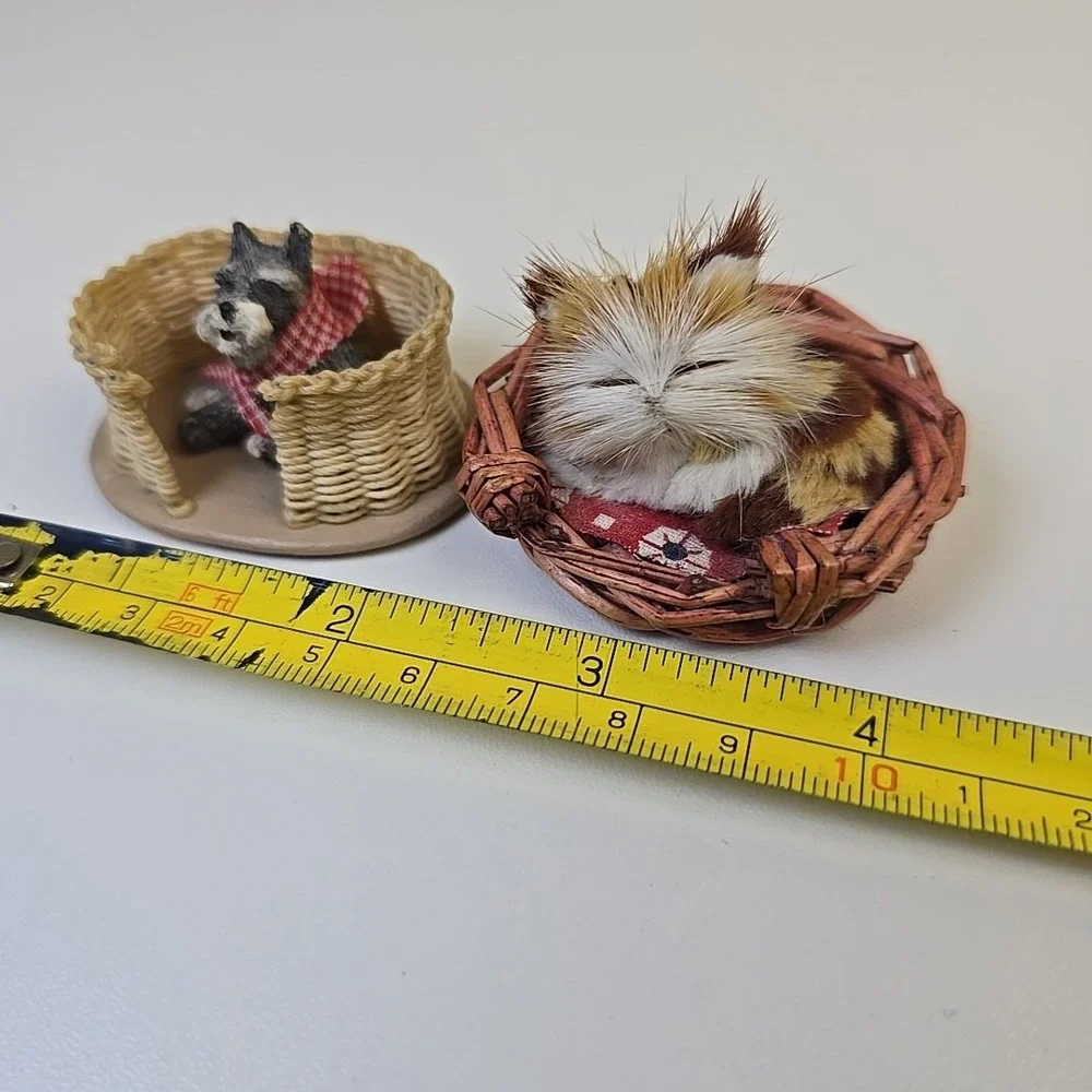Miniature‎ Cat Kitten in Wicker Basket Real Fur & Chalkware Scottish Terrier